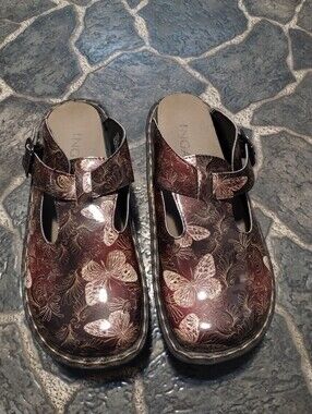 INGARO Mary Janes Bronze Butterflies size 7